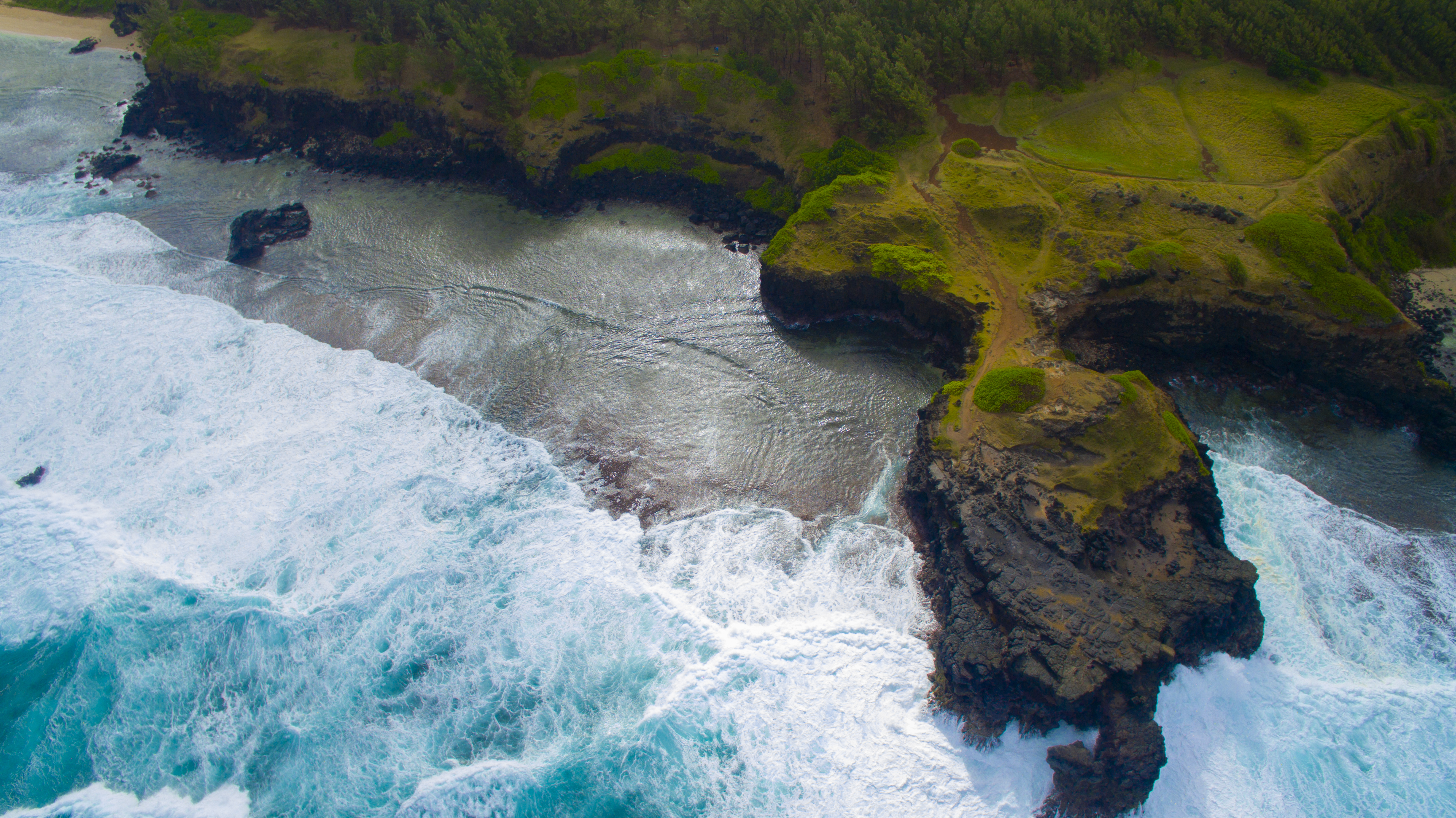 South Mauritius — Wild cliffs & untouched nature